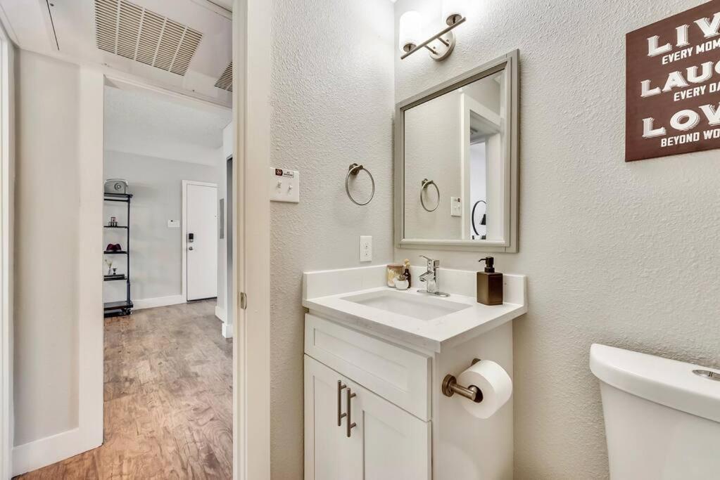 Near Downtown Dallas - The Dapper Charm Exterior photo
